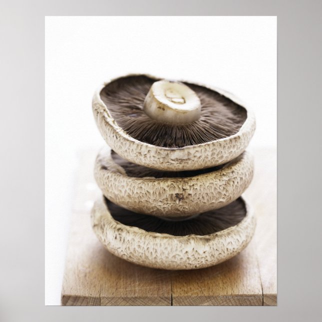 Póster Tres setas planas apiladas en tablero de madera, (Frente)