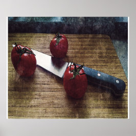 Póster Tres tomates rojos en la tabla de picar