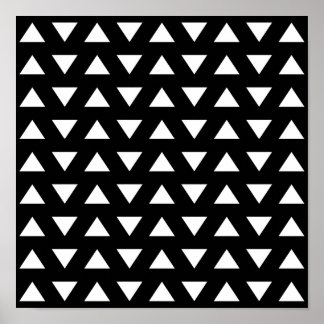 Póster Triángulos blancos en negro. Un patrón geométrico.