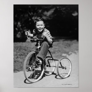 Póster Tricycle en Boy Riding