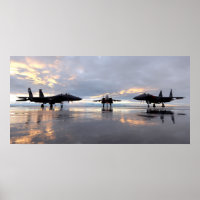 Triple amenaza de ataque Poster de águila
