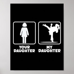 Póster Tu hija mi hija luchadora de karate artista marcia