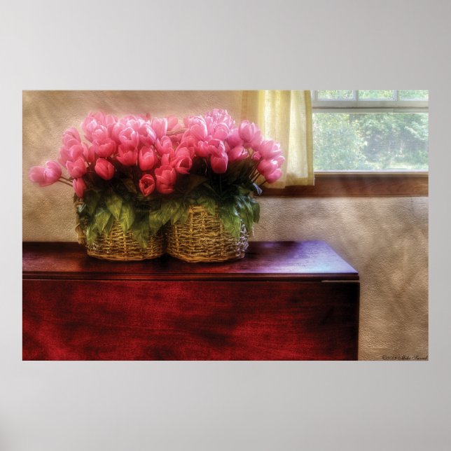 Póster Tulipanes - Tulipanes junto a una ventana (Frente)