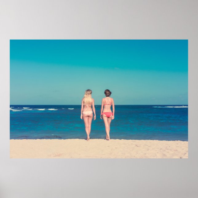 PÓSTER TWO WOMEN WEARING BIKINI STANDING ON SHORE (Frente)