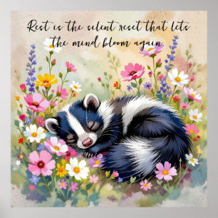 Póster Un adorable zorrillo durmiendo en flores y cita