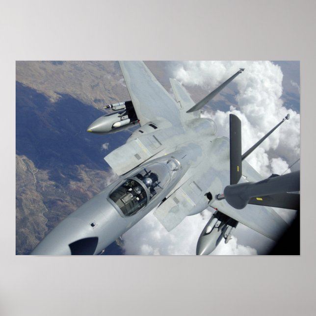 Póster Un águila F-15 se aleja de un KC-135 (Frente)