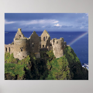 Póster Un arco iris golpea el castillo medieval de Dunluc