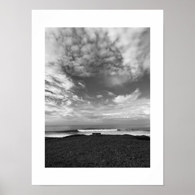 Póster Un banco solitario, fotografía en blanco y negro (Frente)