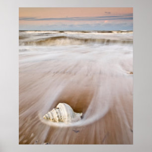 Póster Un Blanca hermoso de la costa de la playa el ,