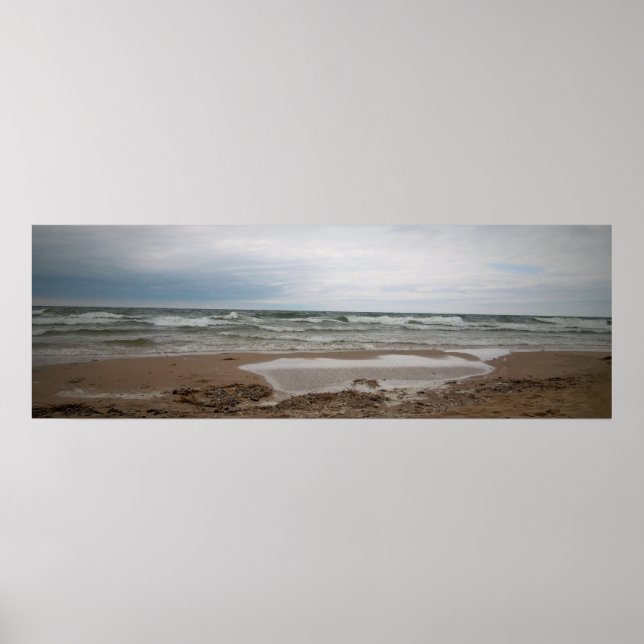 Póster Un día nublado en la playa (Frente)