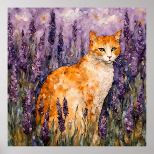 Póster Un gato jengibre en un campo de lavanda