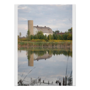 Póster Un hermoso granero reflejando en el estanque