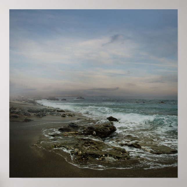 Póster Un hermoso paisaje con mar y un cielo dramático (Frente)