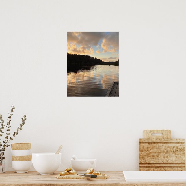Póster Un lago al atardecer reflejando el cielo   (Cocina)