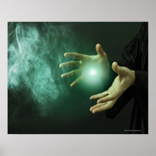 Póster Un mago de la fantasía que hace magia con sus