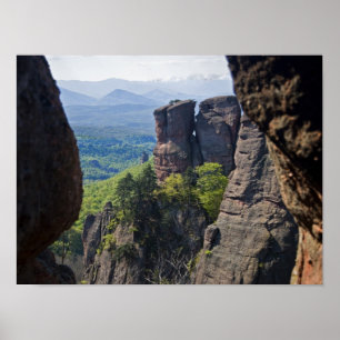 Póster Un paseo por las ruinas del castillo de Belogradch