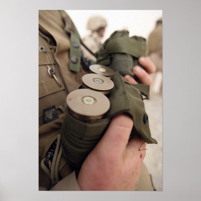 Póster Un puñado de cunas marinas de granadas de 40 mm (Frente)