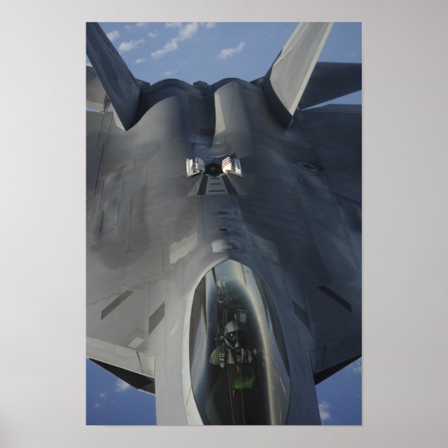 Póster Un Raptor F-22 se mueve a la posición para recibir (Frente)