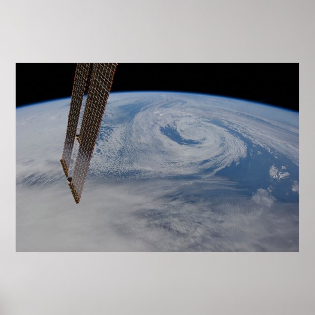 Póster Un Sistema De Baja Presión Mediano-Atlántica. (Frente)