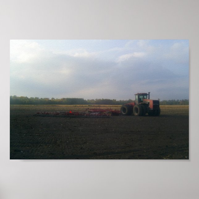 Póster Un Tractor Rojo Que Descansa En Los Campos Abierto (Frente)