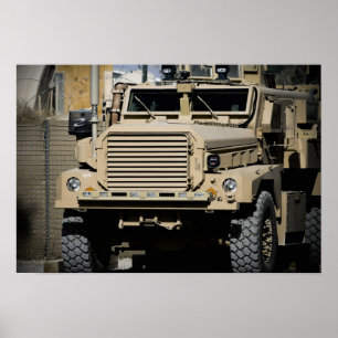 Póster Un vehículo mina-resistente, emboscada-protegido