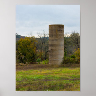 Póster Un viejo silo de granja