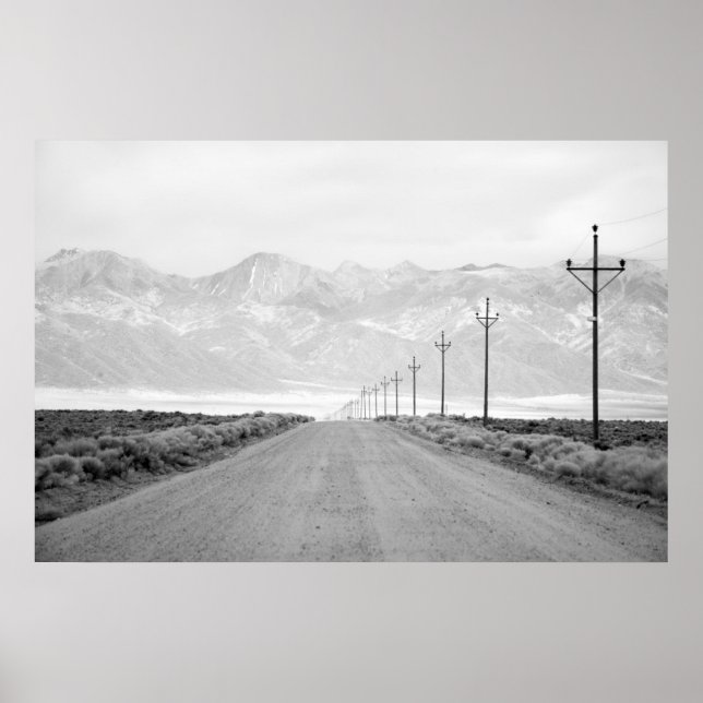 Póster Una carretera solitaria y líneas eléctricas | Mont (Frente)