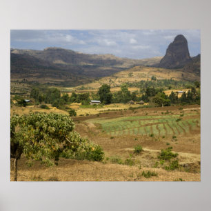 Póster Una gran vista panorámica de una gran montaña roco