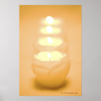 Una hilera de velas encendidas