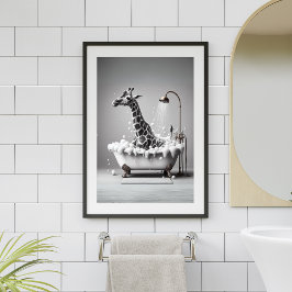 Póster Una jirafa en un baño en un baño