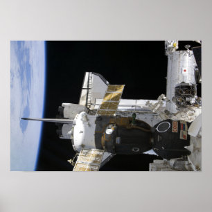 Póster Una nave espacial Soyuz atracada