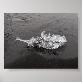 Póster Una pieza de hielo en la playa de diamantes