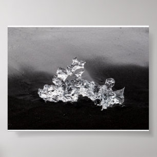 Póster Una pieza de hielo en la playa de diamantes