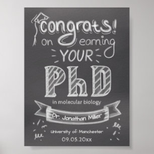 Póster Universidad de pizarra de felicitación para gradua