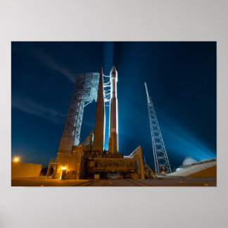 Póster Vehículo espacial Cygnus listo para ser lanzado a