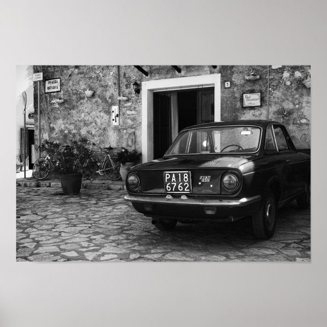 Póster Vehículo FIAT de época en Italia monocromo (Frente)