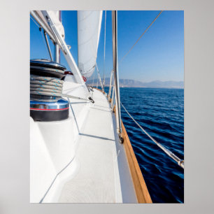 Póster vela navegando por el mar