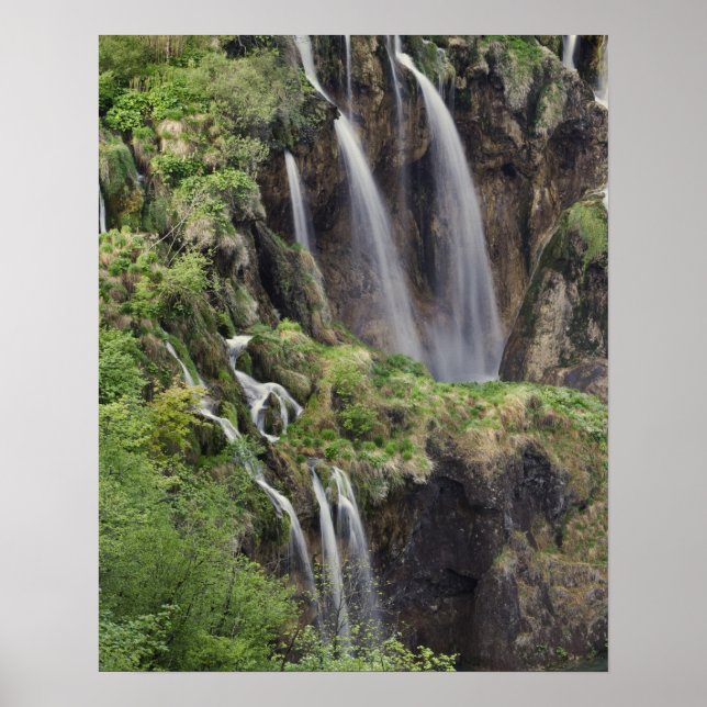 Póster Veliki Slap (Catarata) Parque Nacional de los Lago (Frente)