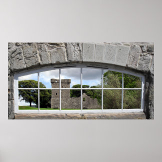 Póster Ventana arcaica con vistas al castillo escocés