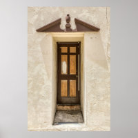VENTANA DE MADERA MARRÓN SOBRE LA PARED DE CONCRET