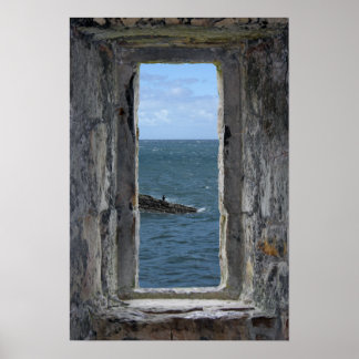 Póster Ventana del castillo con vistas al océano