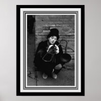 Vintage B&W Photograph-Clown con Trombone 12 x 16