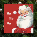 Póster Vintage Christmas, Jolly Santa Claus Winning<br><div class="desc">Ho,  ho,  ho,  ¡Feliz Navidad! Diseño de vacaciones de Navidades de ilustracion de época con un alegre y feliz Santa Claus guiñando el ojo como si tuviera un secreto. Él lleva puesto un gorra con hojas huecas.</div>