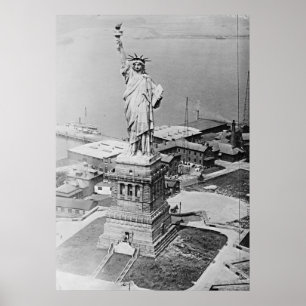 Póster Vista aérea de la estatua de la libertad 1920