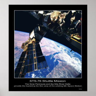 Póster Vista de la estación espacial Mir sobre la penínsu