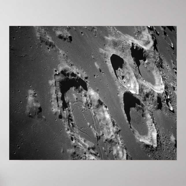 Póster Vista de la superficie lunar tomada del Apolo 8 (Frente)