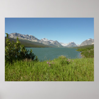 Póster Vista del lago Swiftcurrent en el Parque Nacional
