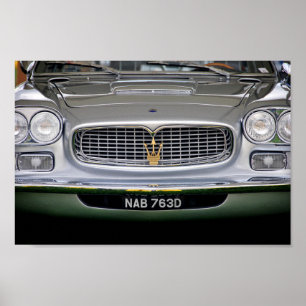 Póster Vista frontal del coche deportivo italiano Maserat