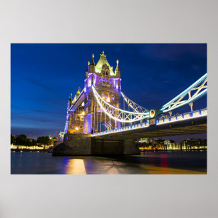 Póster Vista nocturna del puente de la Torre de Londres