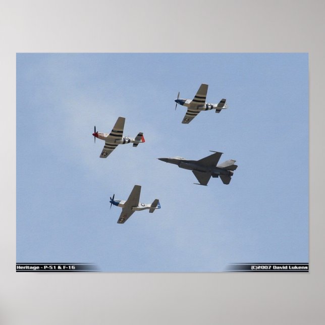 Póster Vuelo de Patrimonio - Falcon P-51 Mustang y F-16 (Frente)